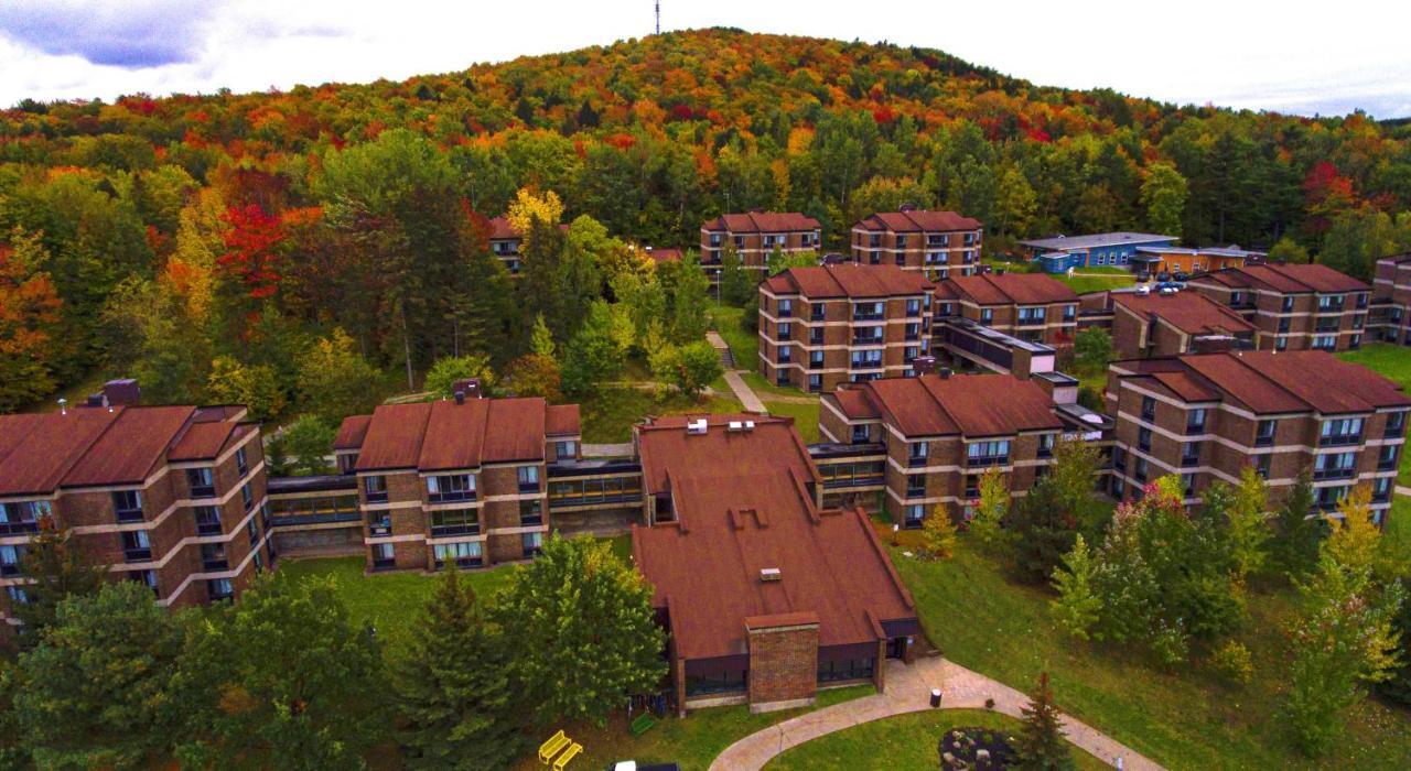 Au Campus Hotel Sherbrooke Exterior photo