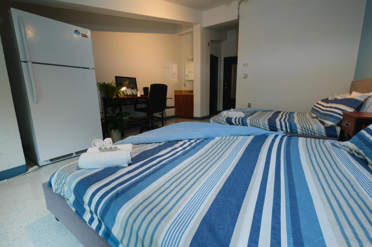 Au Campus Hotel Sherbrooke Exterior photo